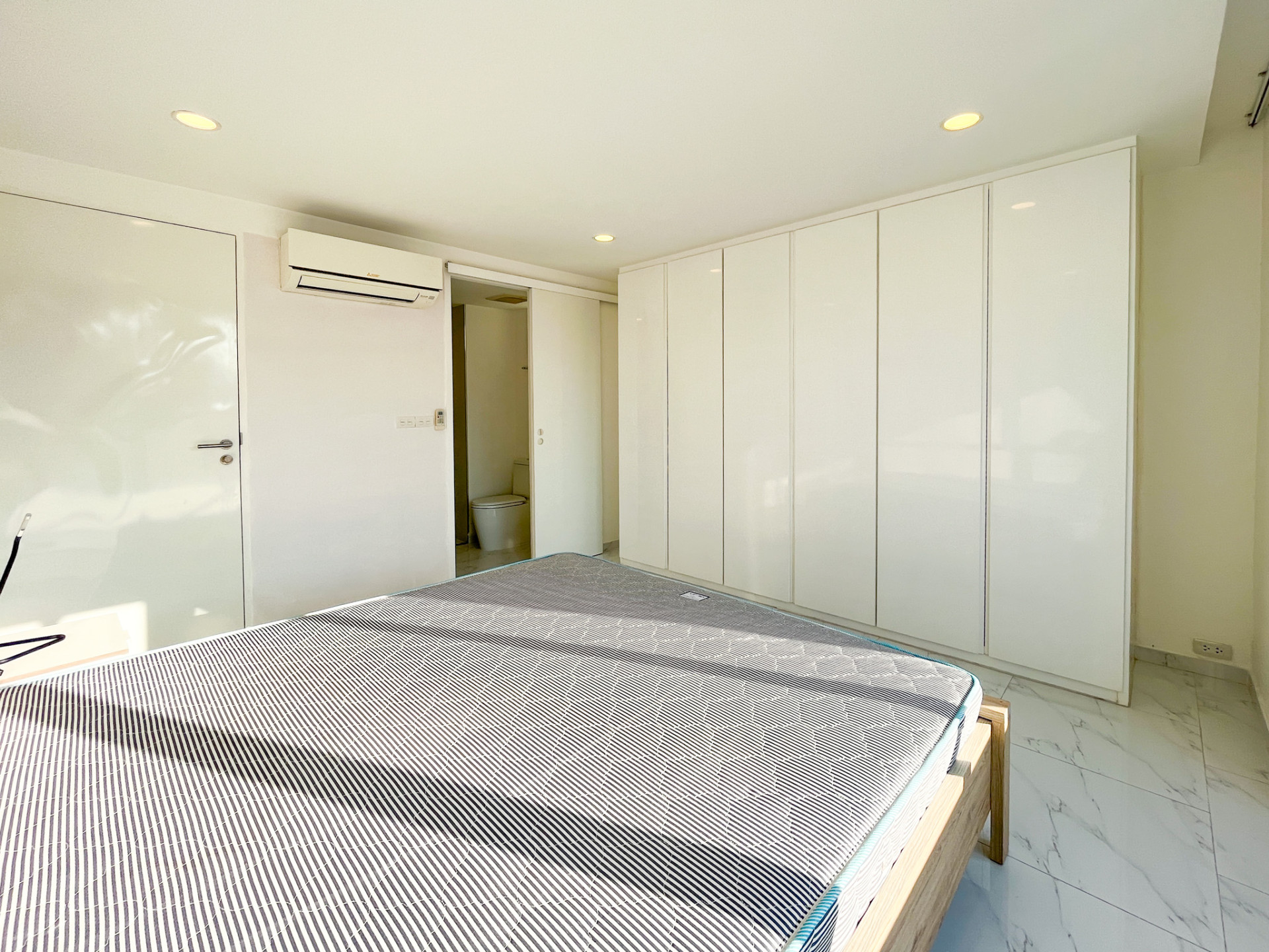 2 Bedrooms, 2 Bathrooms at D.S. Tower 2 Sukhumvit 39 For Rent
