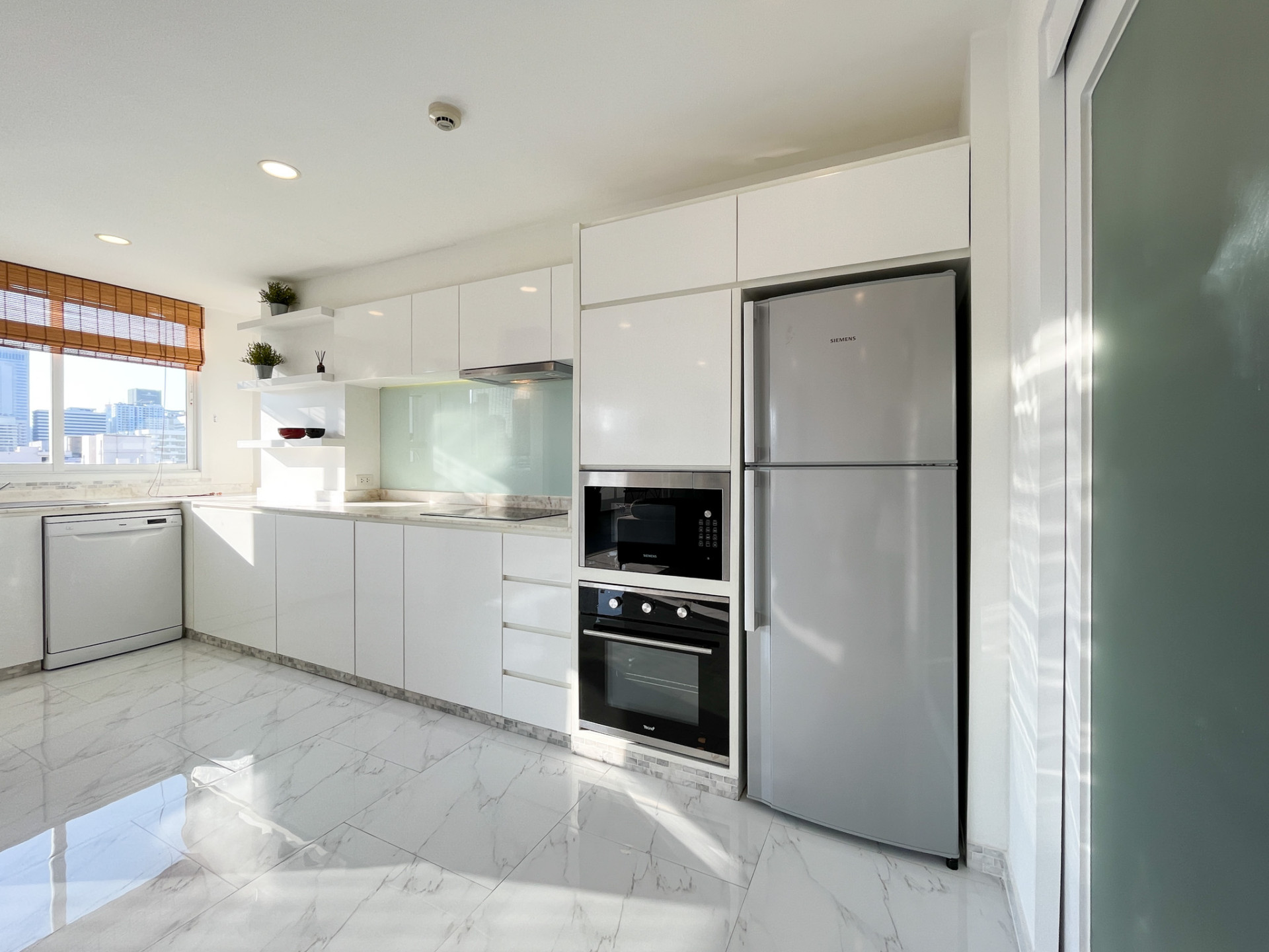 2 Bedrooms, 2 Bathrooms at D.S. Tower 2 Sukhumvit 39 For Rent