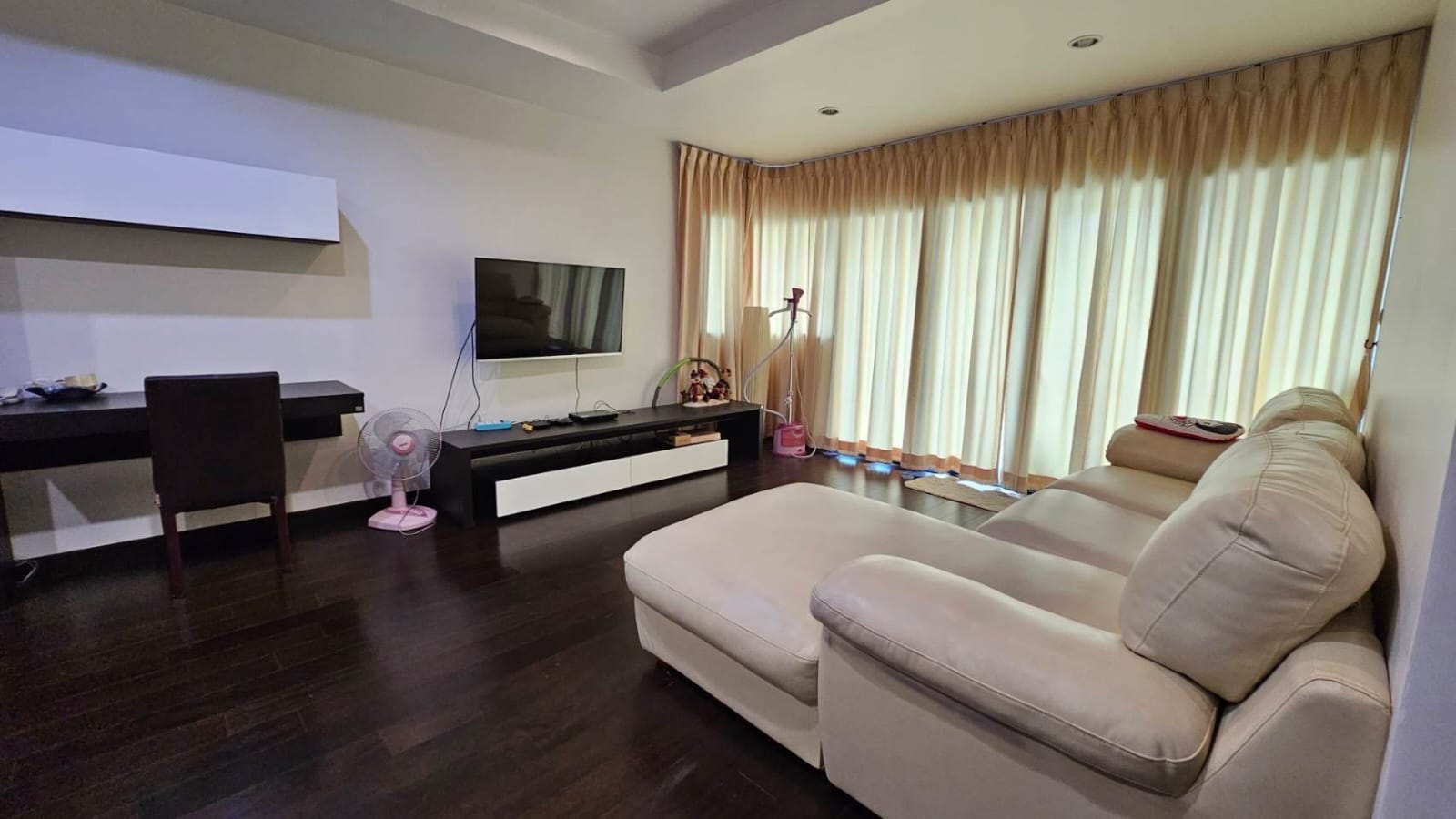 2 bedrooms, 2 Bathrooms 94 sqm at Sathorn Gardens For Rent 40KTBH