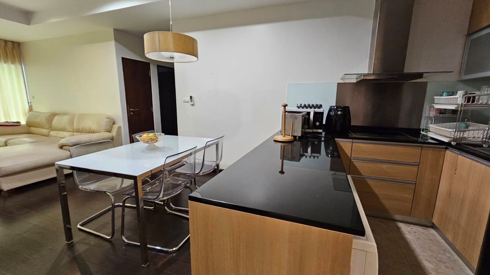 2 bedrooms, 2 Bathrooms 94 sqm at Sathorn Gardens For Rent 40KTBH
