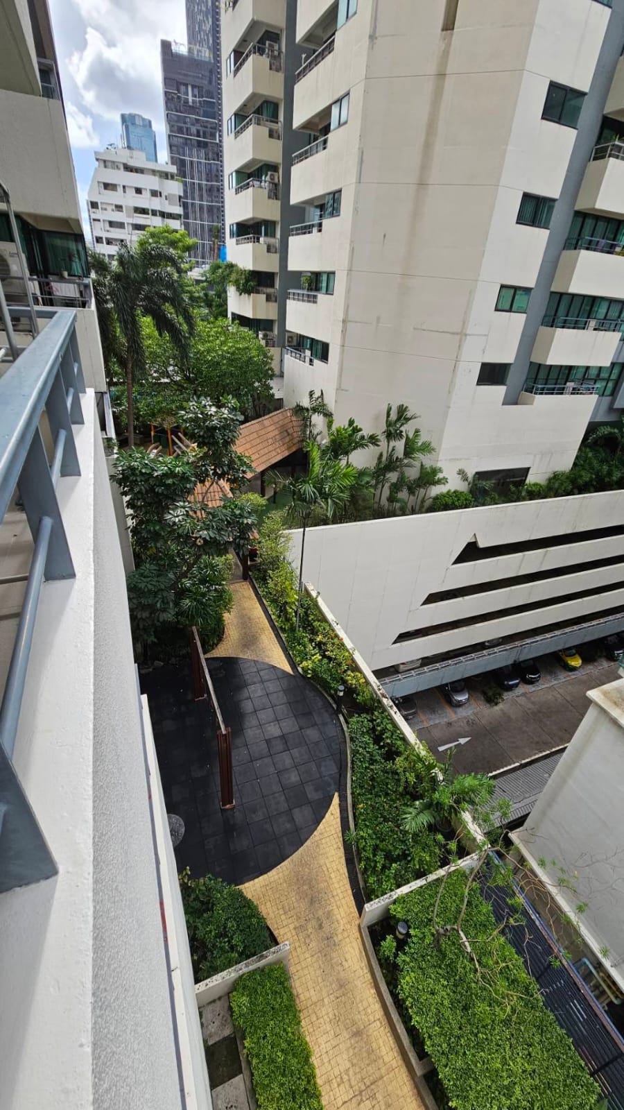 2 bedrooms, 2 Bathrooms 94 sqm at Sathorn Gardens For Rent 40KTBH
