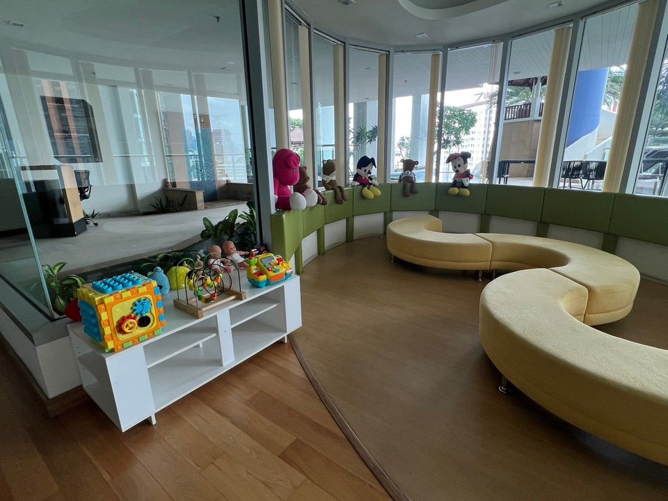 1 bedroom, 1 bathroom 52 sqm at Sky Walk Condominium For Rent 25,000 Baht/Month