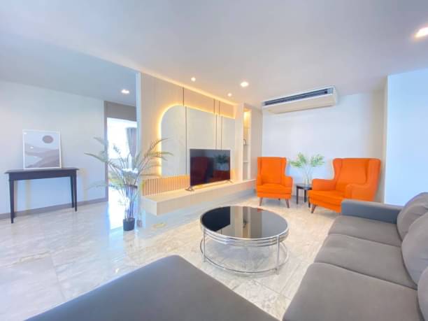 3 Bedroom, 3 Bathroom 257 sqm size at D.S. Tower 1