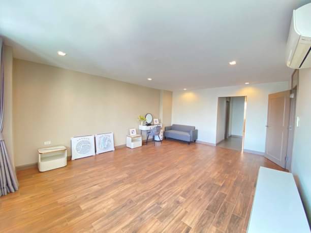 3 Bedroom, 3 Bathroom 257 sqm size at D.S. Tower 1