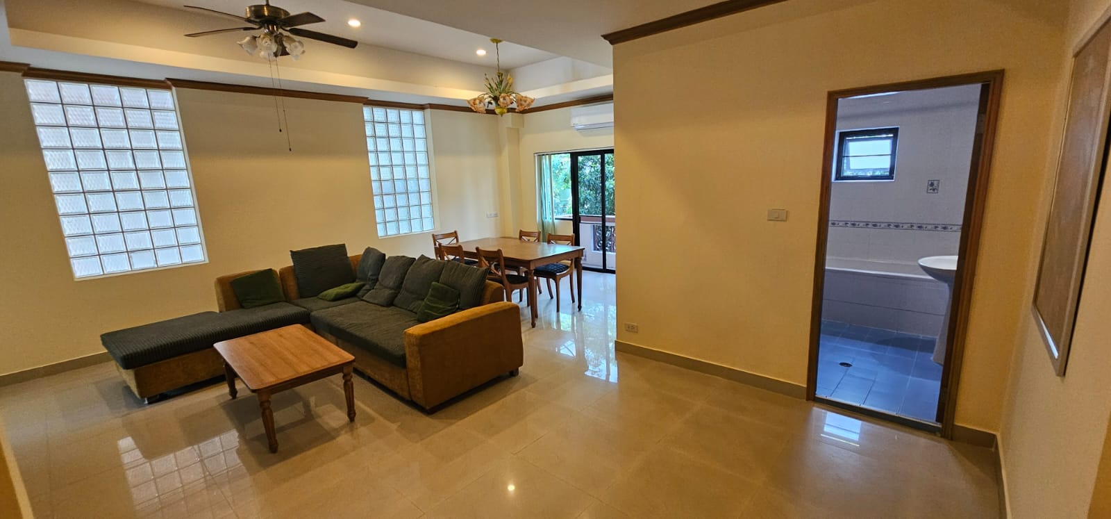 3 Bedrooms, 3 Bathrooms 200 sqm size at El Patio For Rent