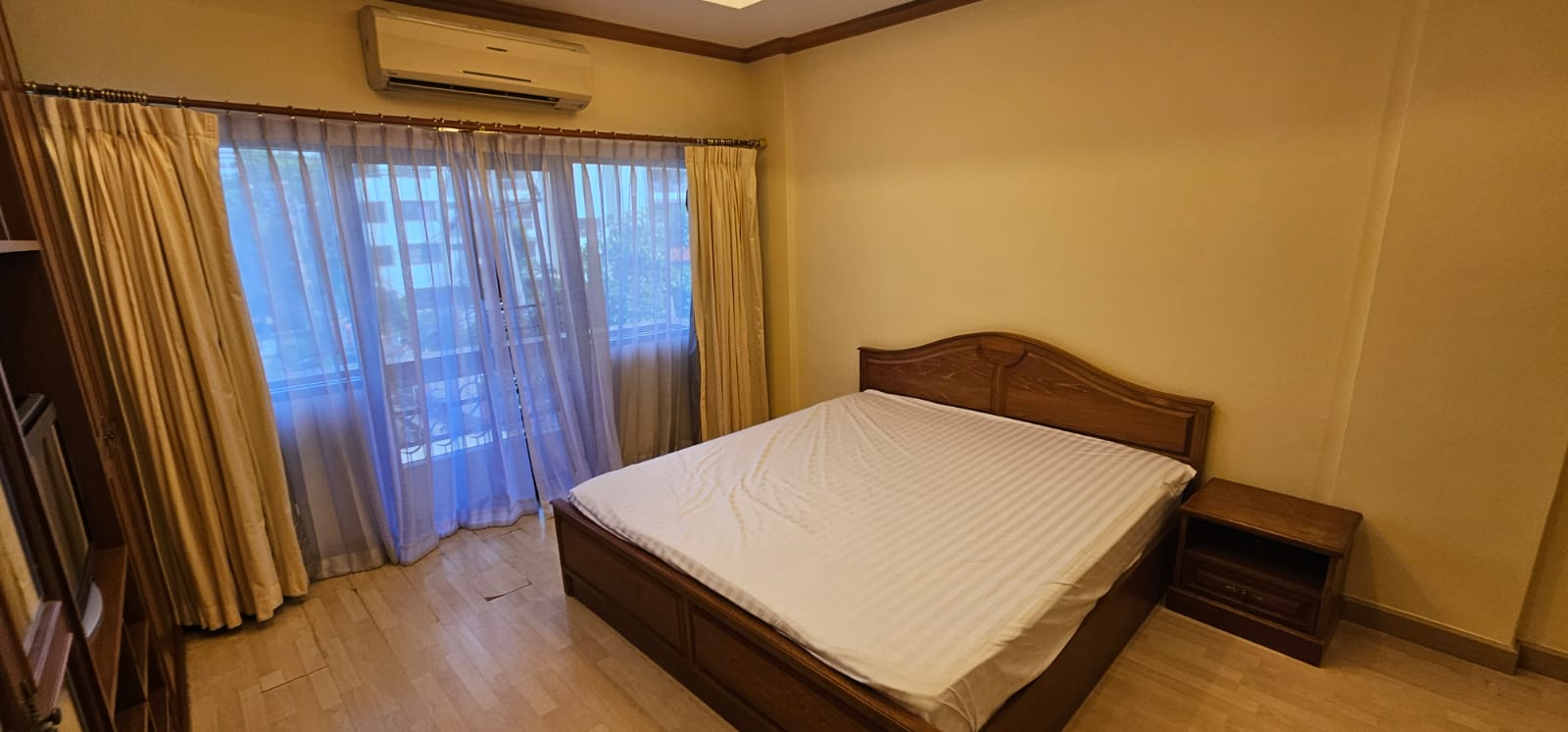 3 Bedrooms, 3 Bathrooms 200 sqm size at El Patio For Rent