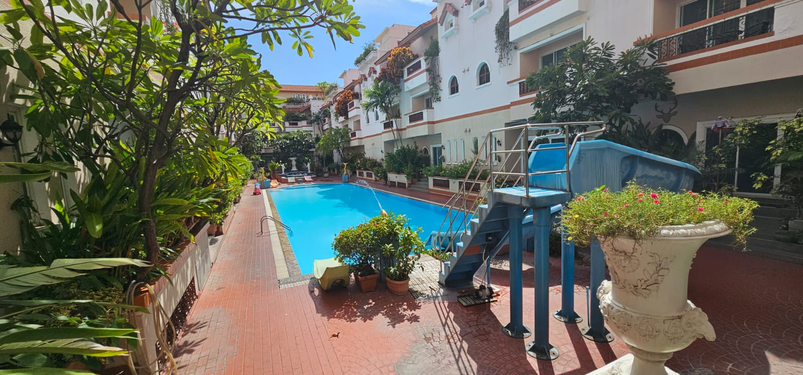 3 Bedrooms, 3 Bathrooms 200 sqm size at El Patio For Rent