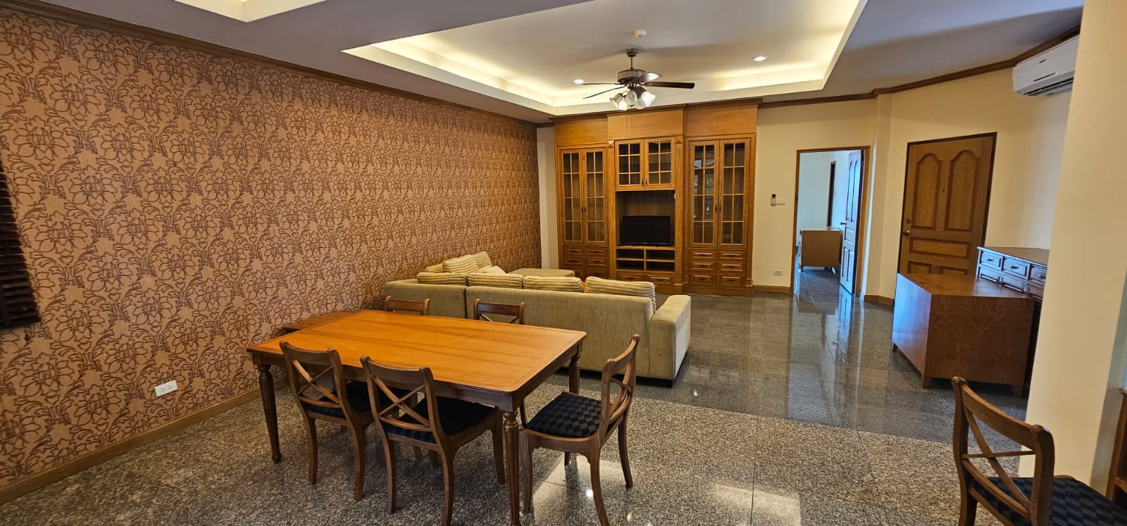 2 Bedrooms, 2 Bathrooms 170sqm size at El patio Sukhumvit 31 For Rent 35K THB