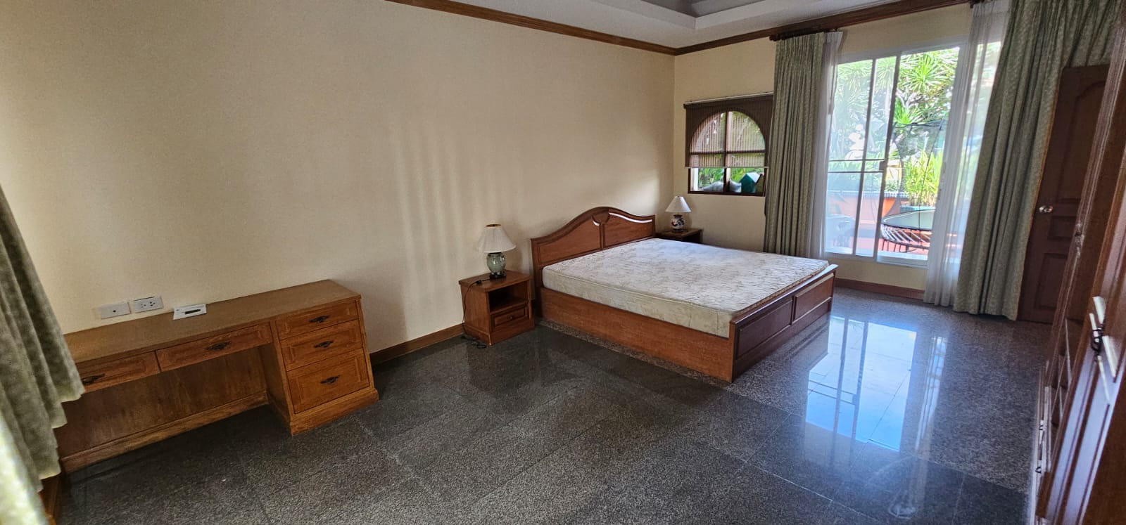 2 Bedrooms, 2 Bathrooms 170sqm size at El patio Sukhumvit 31 For Rent 35K THB