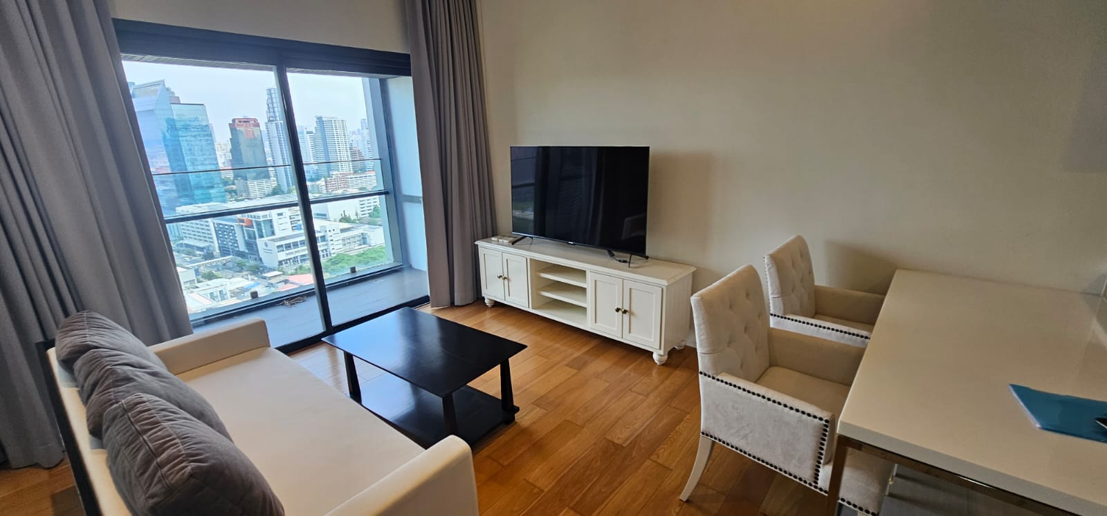 1 Bedroom, 1 Bathroom 46sqm size at Circle Living Prototype For Rent 25K THB