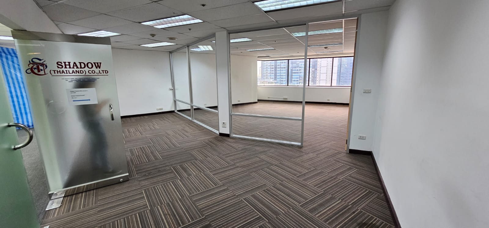 Office Room 69sqm size at One Pacific Place For Rent 725THB/sqm