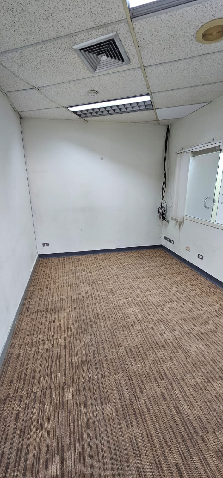Office Room 75sqm size at One Pacific Place For Rent 725THB/sqm