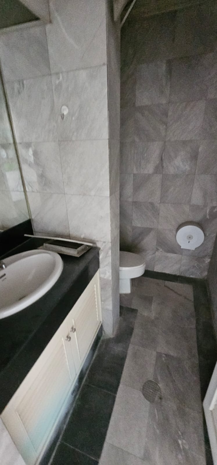 Office Room 75sqm size at One Pacific Place For Rent 725THB/sqm
