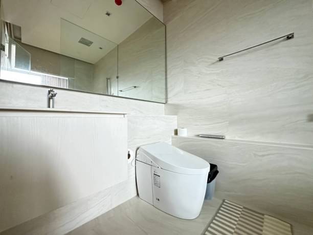2 Bedrooms, 2 Bathrooms 80sqm size at The Strand Thonglor For Rent 110,000 THB/Month