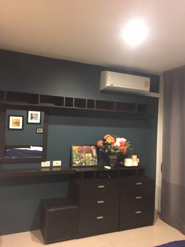 1 Bedroom, 1 Bathroom 60sqm size at Asoke Place For Rent 25,000 THB/ Month
