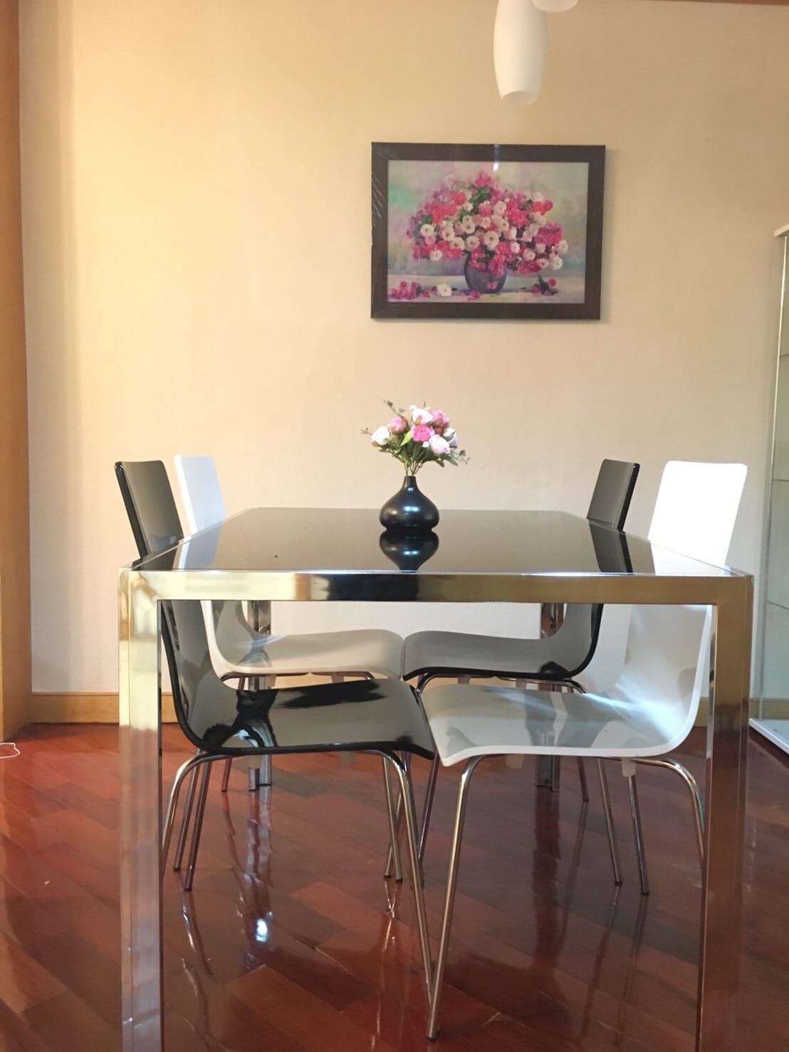 2 Bedrooms, 2 Bathrooms 80sqm size at Asoke Place For Rent 30,000 THB/Month