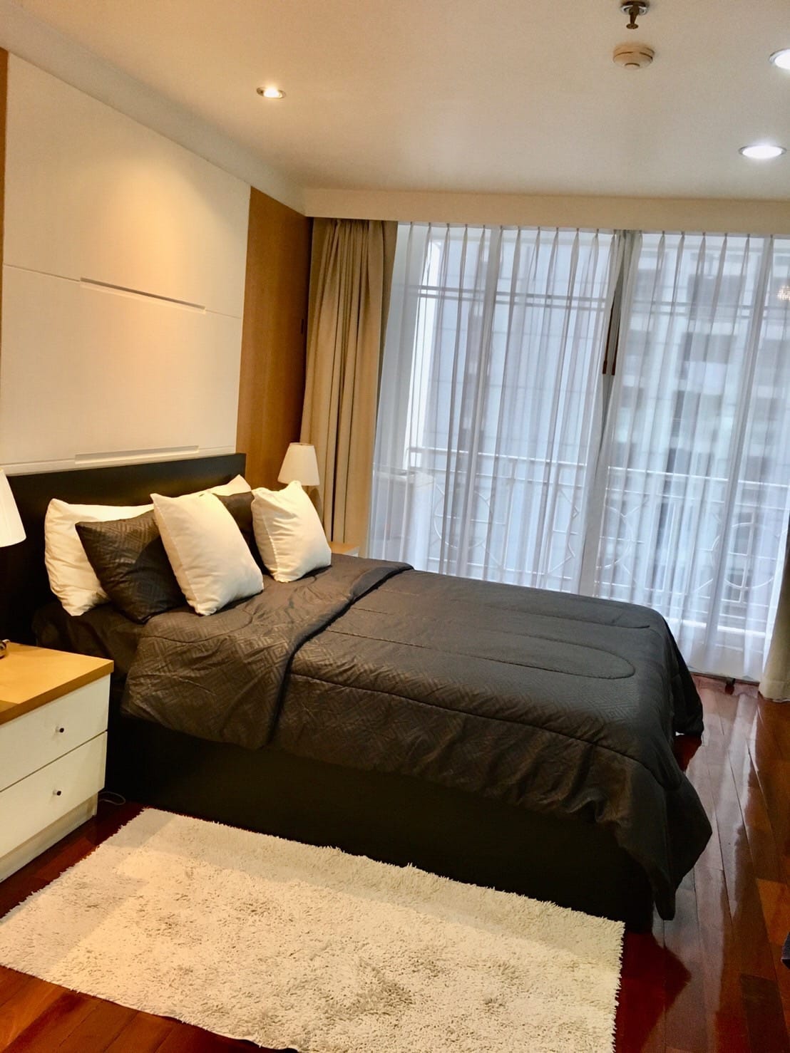 2 Bedrooms, 2 Bathrooms 80sqm size at Asoke Place For Rent 30,000 THB/Month