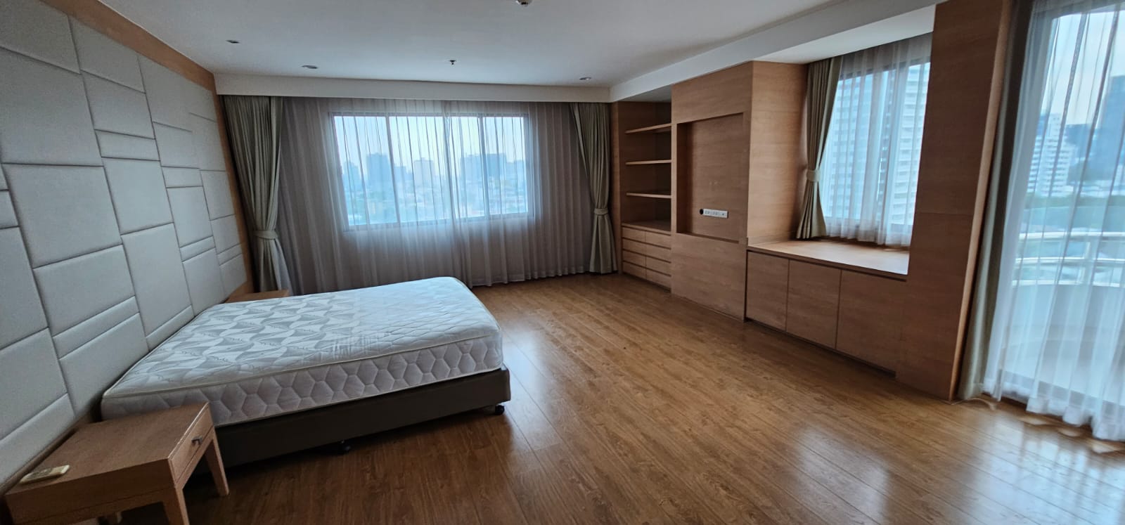 4 Bedrooms, 4 Bathrooms 332sqm size at Charoenjai Place For Rent 110,000 THB/Month