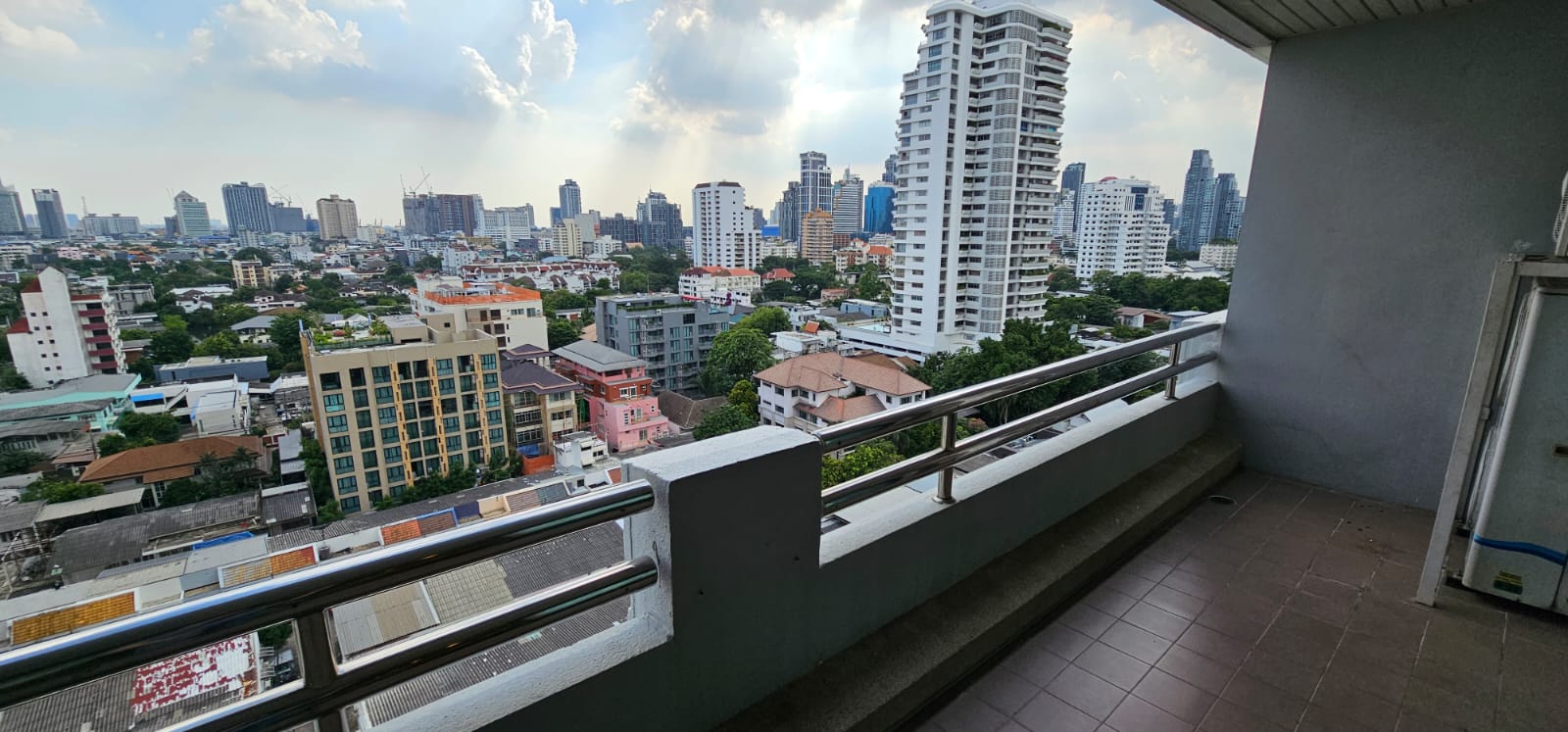 4 Bedrooms, 4 Bathrooms 332sqm size at Charoenjai Place For Rent 110,000 THB/Month