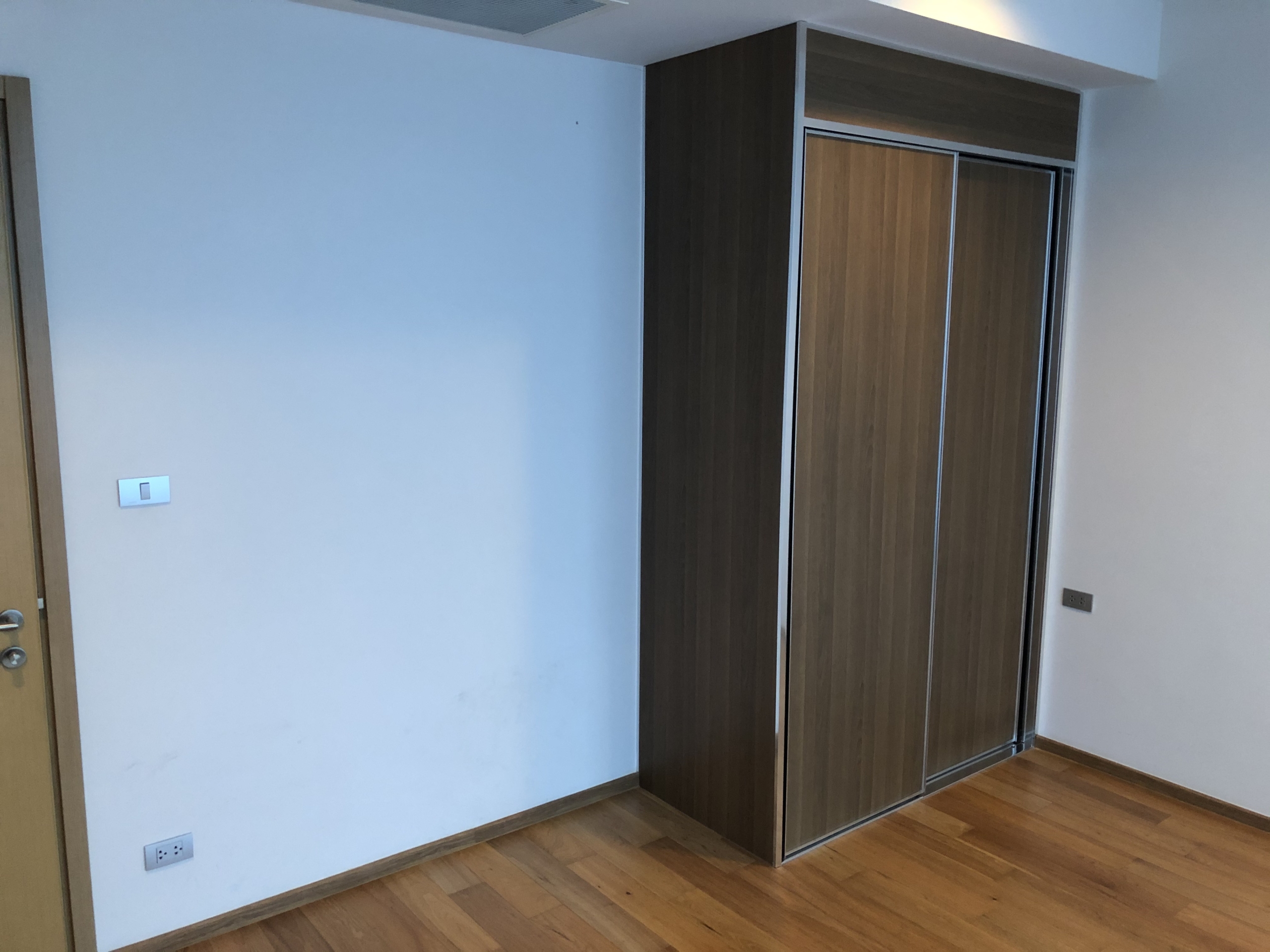 2 Bedrooms, 2 Bathrooms 110sqm size at Hyde Sukhumvit 13 For Rent 65,000 THB/Month