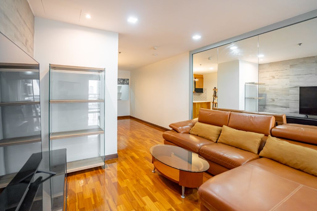 2 Bedrooms, 2 Bathrooms 83sqm size 14th Flr at The Waterford Diamond For Rent 45,000/Month