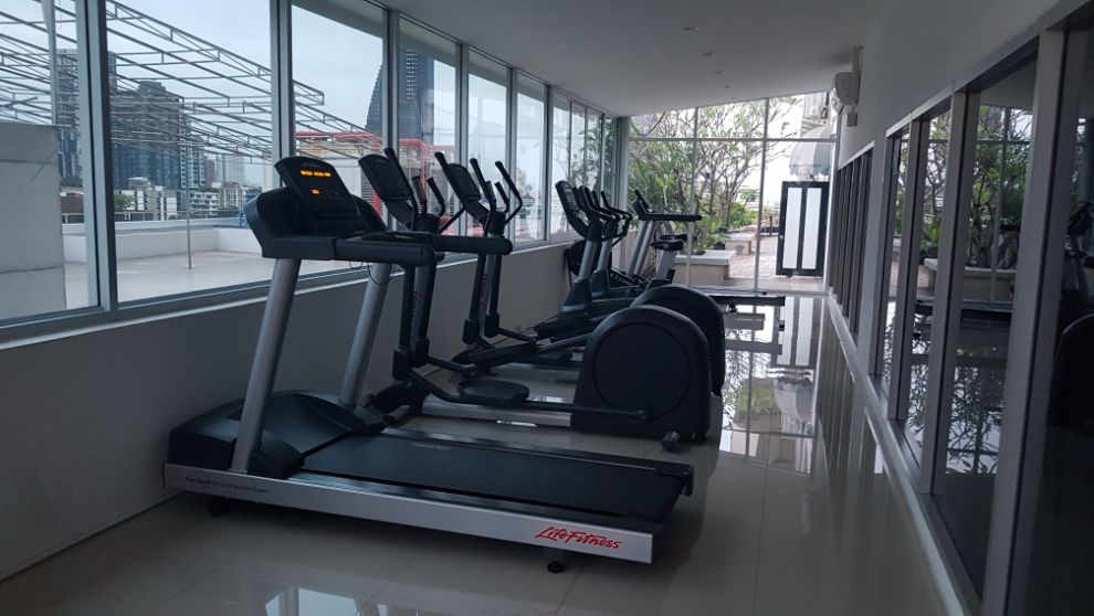 2 Bedrooms, 2 Bathrooms 83sqm size 14th Flr at The Waterford Diamond For Rent 45,000/Month