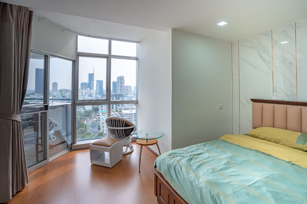 2 Bedrooms, 2 Bathrooms 83sqm size 14th Flr at The Waterford Diamond For Rent 45,000/Month