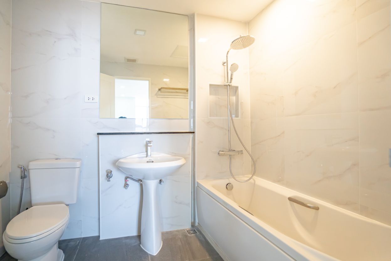 2 Bedrooms, 2 Bathrooms 83sqm size 14th Flr at The Waterford Diamond For Rent 45,000/Month