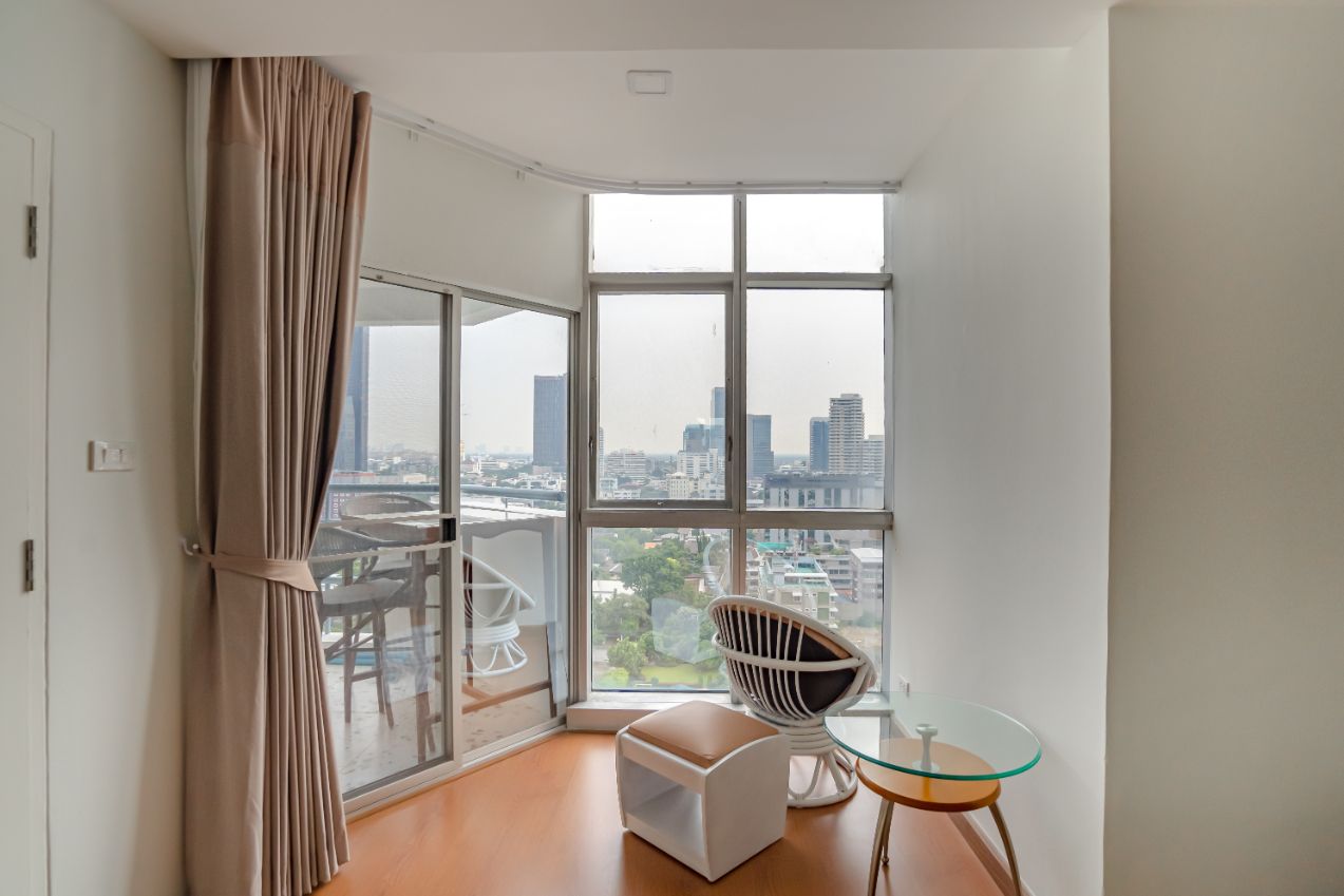 2 Bedrooms, 2 Bathrooms 83sqm size 14th Flr at The Waterford Diamond For Rent 45,000/Month