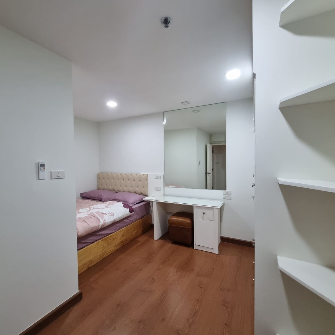 2 Bedrooms, 2 Bathrooms 83sqm size 14th Flr at The Waterford Diamond For Rent 45,000/Month