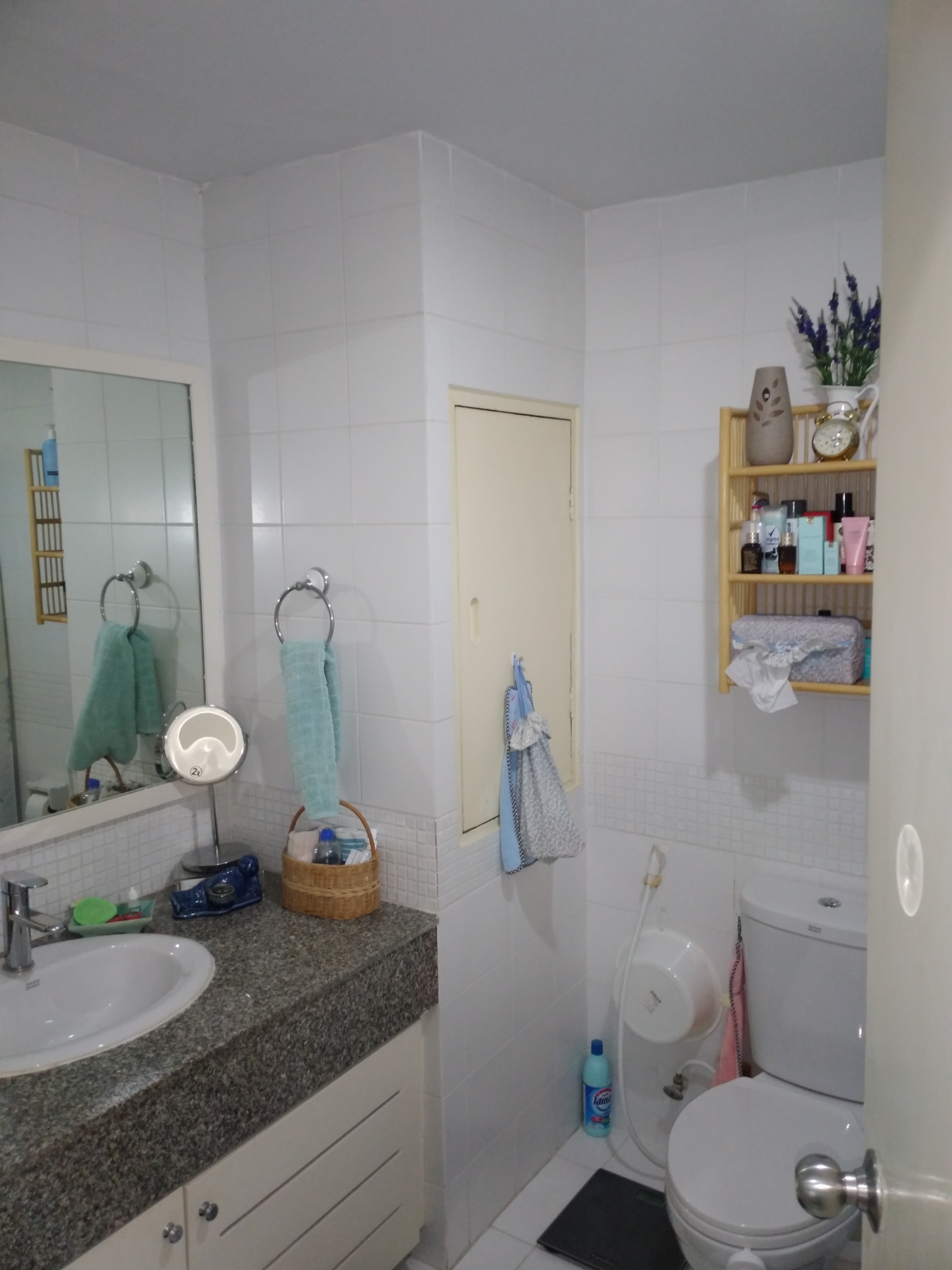 3 Bedrooms, 2 Bathrooms 140sqm size 7th Flr at D.S. Tower 2 For Rent 45,000/Month