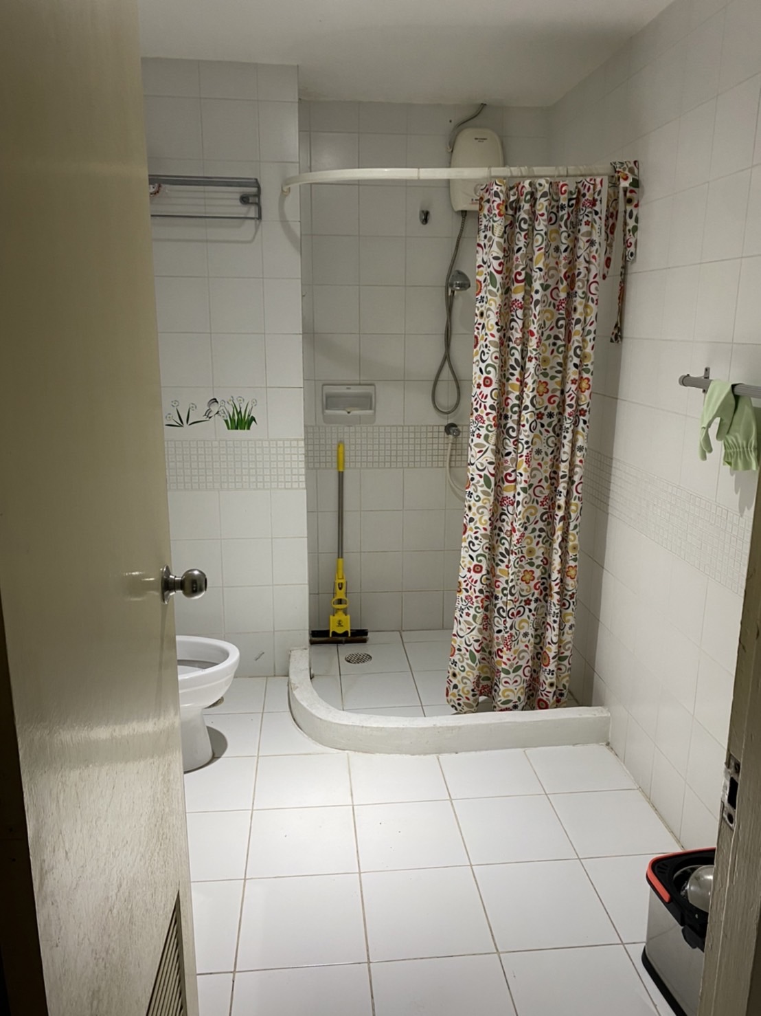 3 Bedrooms, 2 Bathrooms 140sqm size 7th Flr at D.S. Tower 2 For Rent 45,000/Month