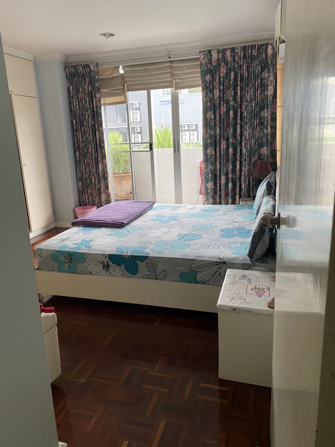 3 Bedrooms, 2 Bathrooms 140sqm size 7th Flr at D.S. Tower 2 For Rent 45,000/Month