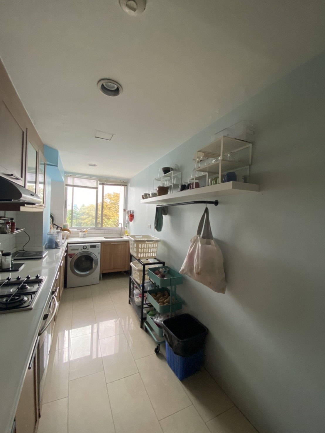 3 Bedrooms, 2 Bathrooms 140sqm size 7th Flr at D.S. Tower 2 For Rent 45,000/Month