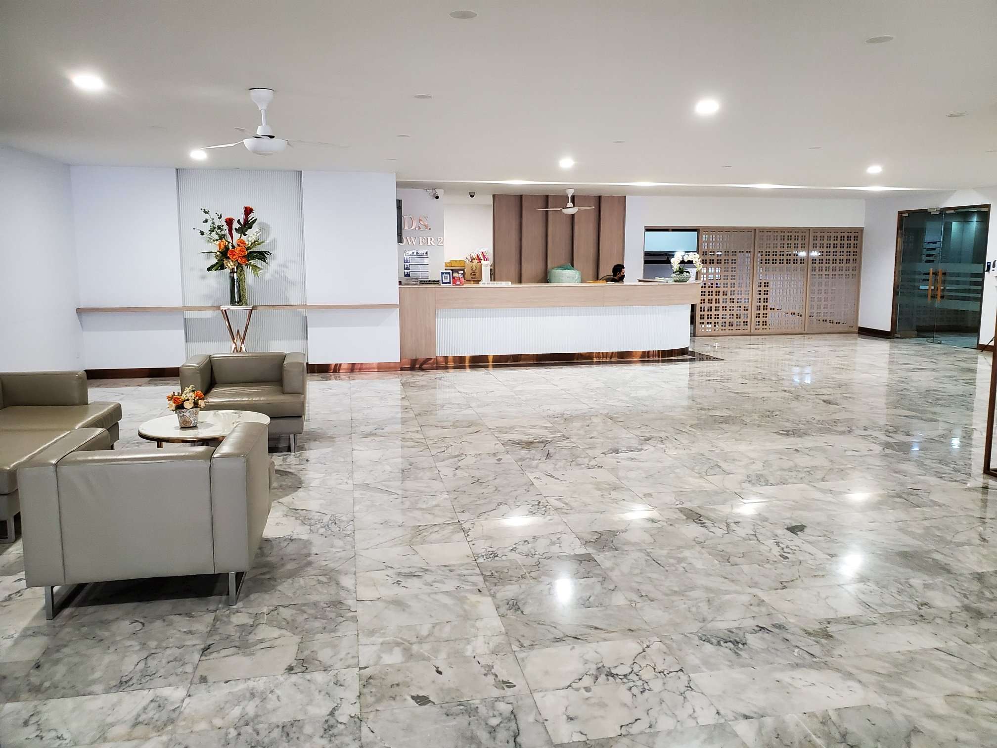 3 Bedrooms, 2 Bathrooms 140sqm size 7th Flr at D.S. Tower 2 For Rent 45,000/Month