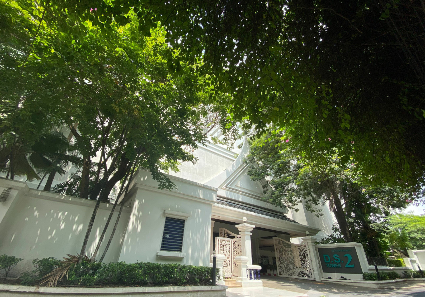 3 Bedrooms, 2 Bathrooms 140sqm size 7th Flr at D.S. Tower 2 For Rent 45,000/Month