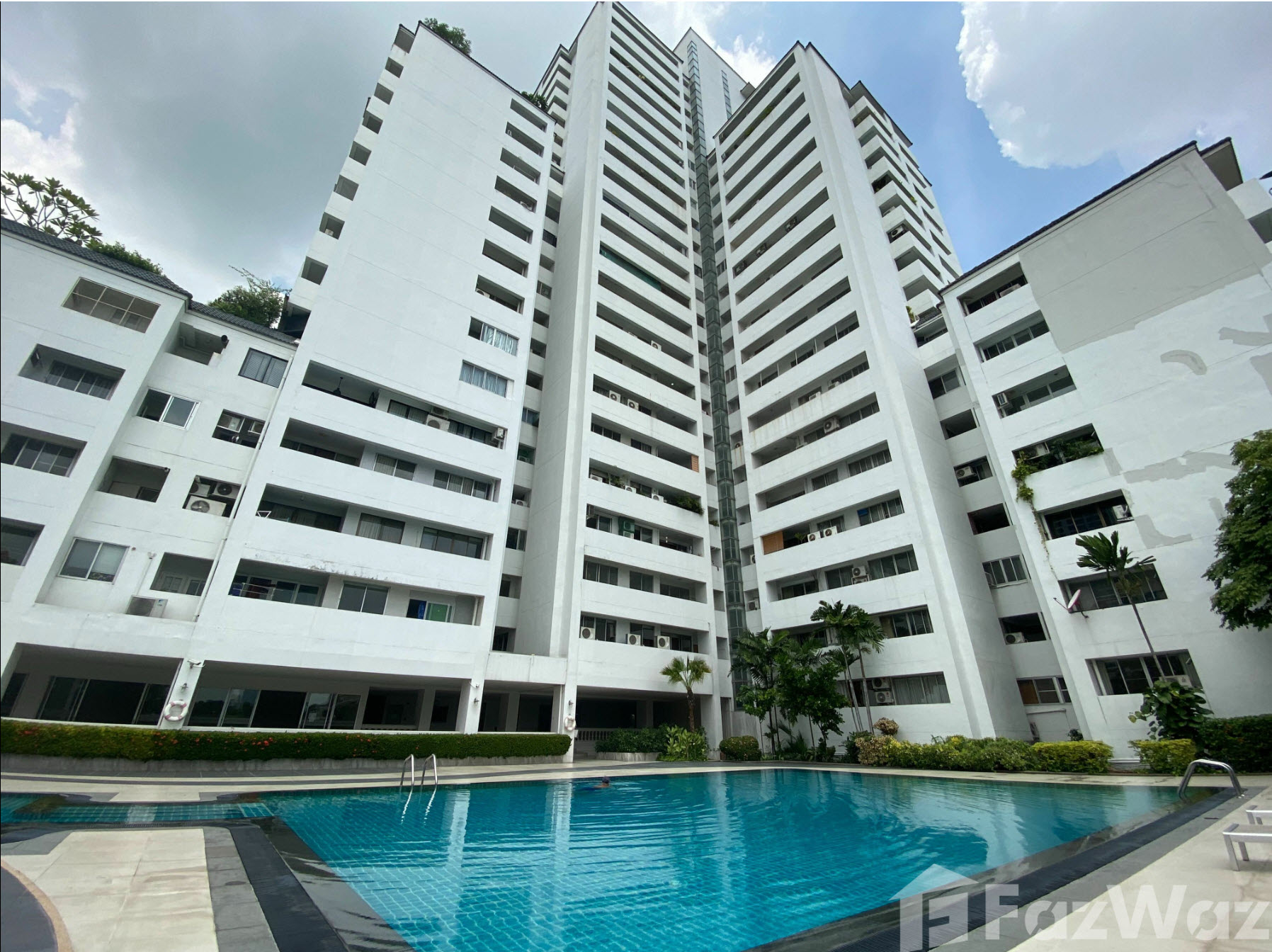 3 Bedrooms, 2 Bathrooms 140sqm size 7th Flr at D.S. Tower 2 For Rent 45,000/Month