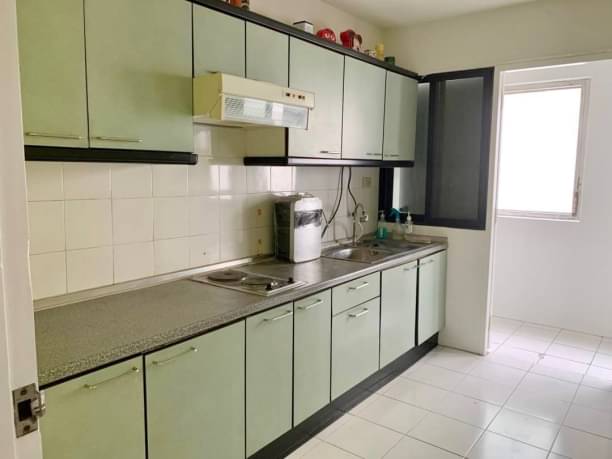 3 Bedrooms, 3 Bathrooms + Maids Room 200sqm size at Kiarti Thanee City Mansion For Rent 50,000/Month