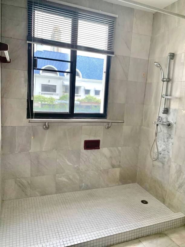 3 Bedrooms, 3 Bathrooms + Maids Room 200sqm size at Kiarti Thanee City Mansion For Rent 50,000/Month