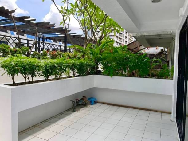 3 Bedrooms, 3 Bathrooms + Maids Room 200sqm size at Kiarti Thanee City Mansion For Rent 50,000/Month