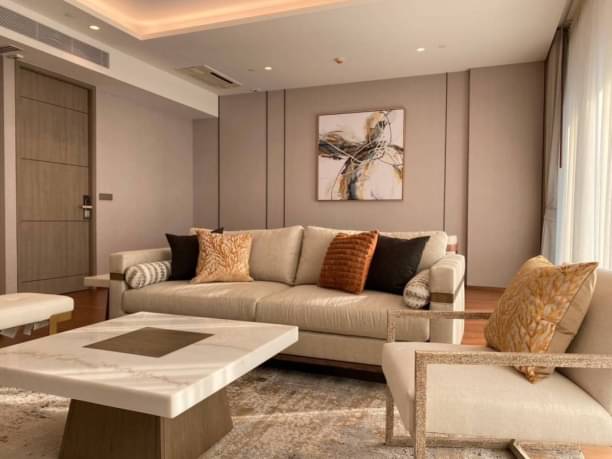 2 Bedrooms, 2 Bathrooms 144sqm size 9th Flr at The Estelle Phrom Phon For Rent 180,000/Month