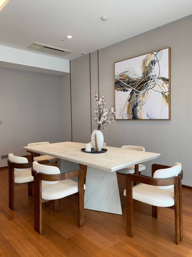 2 Bedrooms, 2 Bathrooms 144sqm size 9th Flr at The Estelle Phrom Phon For Rent 180,000/Month