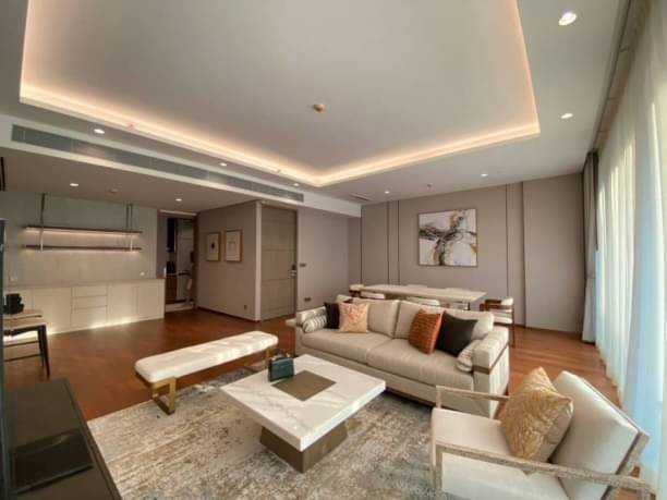 2 Bedrooms, 2 Bathrooms 144sqm size 9th Flr at The Estelle Phrom Phon For Rent 180,000/Month