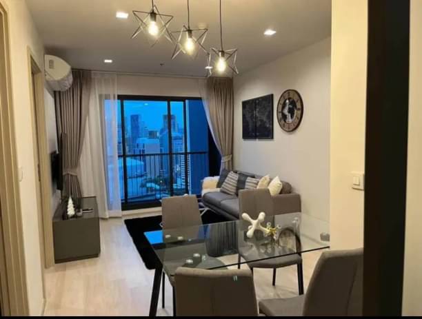 2 Bedrooms, 2 Bathrooms 63sqm size 25th Flr at Life One Wireless For Rent 50,000/Month