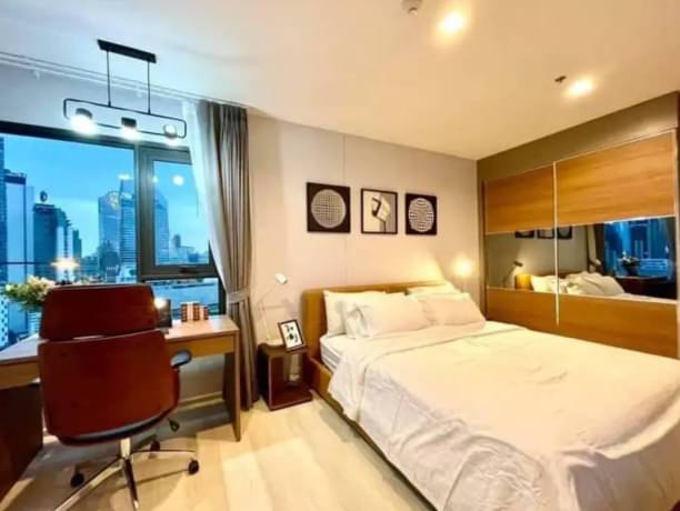 2 Bedrooms, 2 Bathrooms 63sqm size 25th Flr at Life One Wireless For Rent 50,000/Month