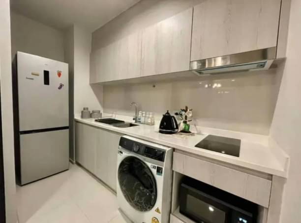 2 Bedrooms, 2 Bathrooms 63sqm size 25th Flr at Life One Wireless For Rent 50,000/Month