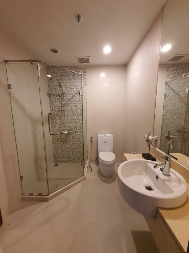2 Bedrooms, 2 Bathrooms 115sqm size 12th Flr at The Rajdam For Rent 67,000/Month