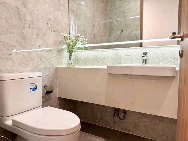 2 Bedrooms, 2 Bathrooms 65sqm size 10th Flr at Noble Around 33 For Rent 57,000/Month