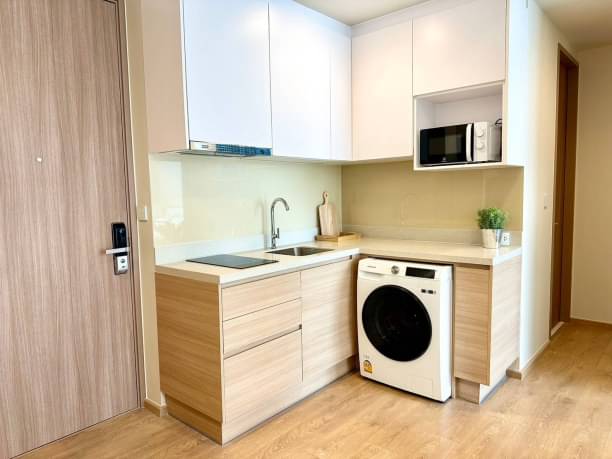 2 Bedrooms, 2 Bathrooms 65sqm size 10th Flr at Noble Around 33 For Rent 57,000/Month