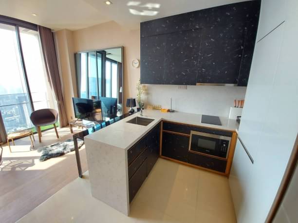 1 Bedroom, 1 Bathroom 47sqm size 47th Floor at The Esse Asoke For Rent 40,000